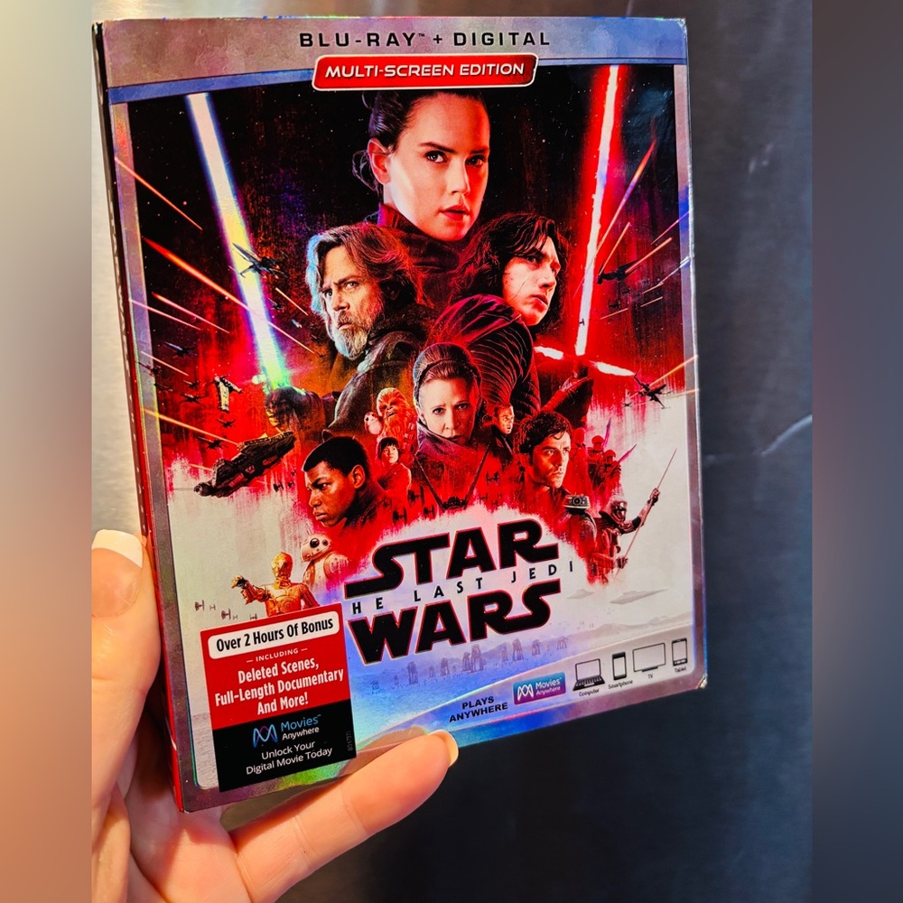 New Star Wars: The Last Jedi Blu-ray + Digital (Red)